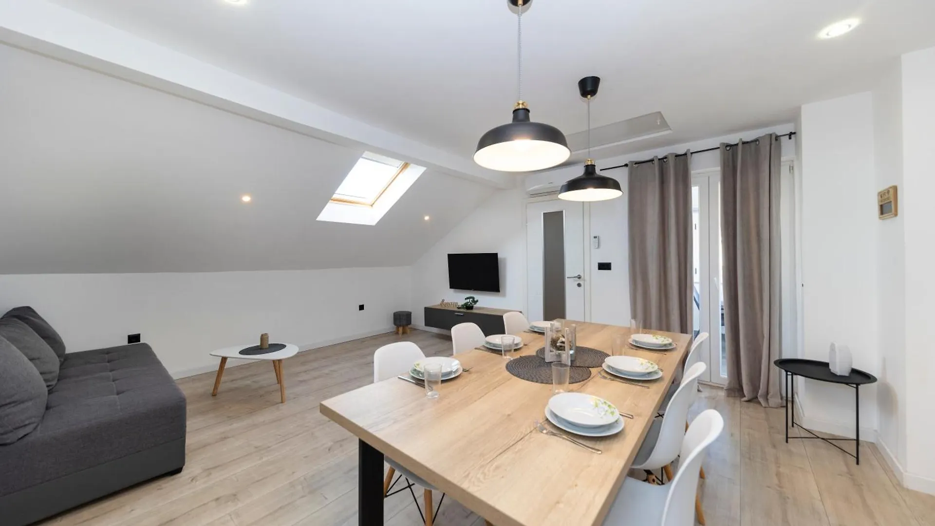 Family Apartments Zadar - Ryanair Exclusive 0*,
